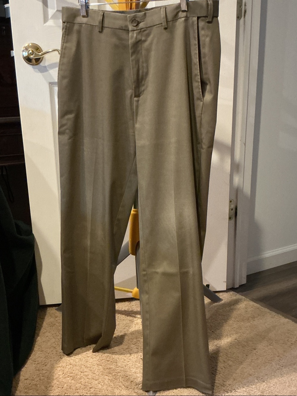 Haggar Men's Olive/Tan Chinos